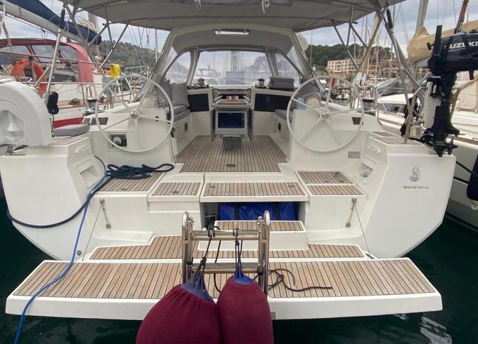 Sailboat Beneteau Oceanis 48 14.6m
