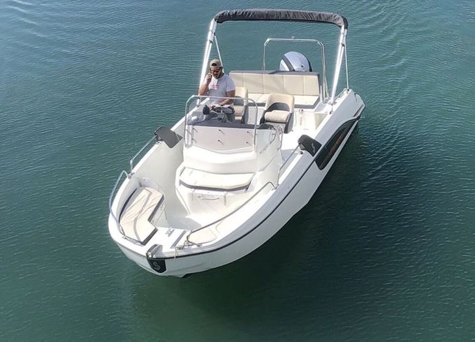 Motorboat Benneteau flyer 6,6 115hp
