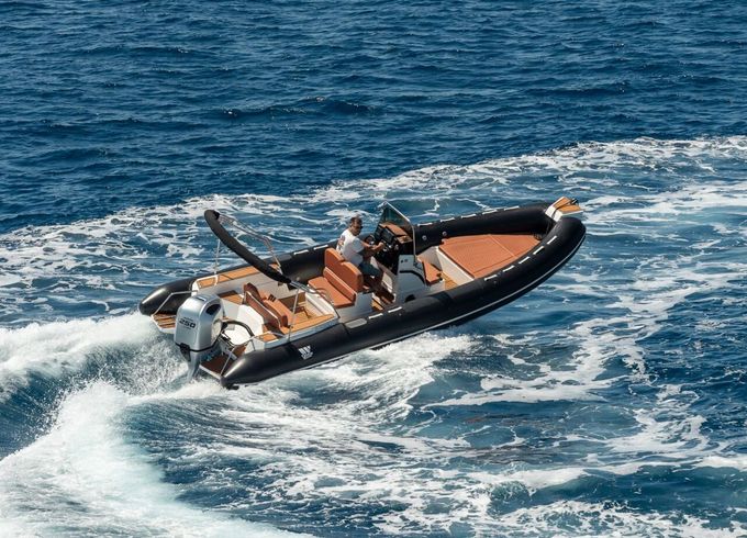 Motorboat Tiger Marine 740 Pro Line 250hp