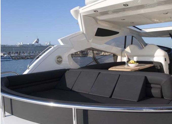 Motor yacht Sunseeker 68 Predator