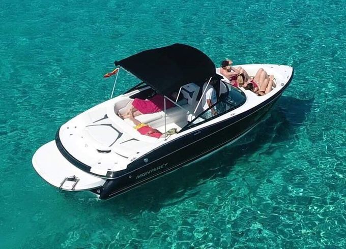 Motorboat Monterey 224 Fs 220hp