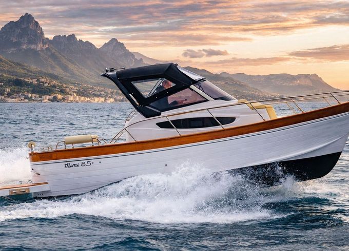Motorboat private tour Gozzo 8,50 300hp