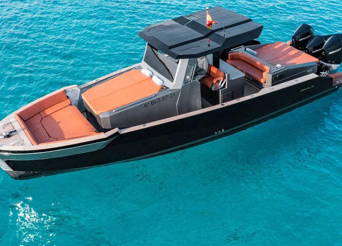 Motorboat Reale Heritage 900hp
