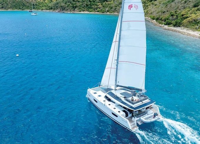 Catamaran FOUNTAINE PAJOT TANNA 47 14m