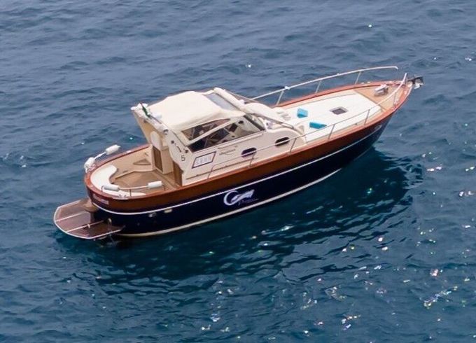 Motorboat Apreamare 10 570hp