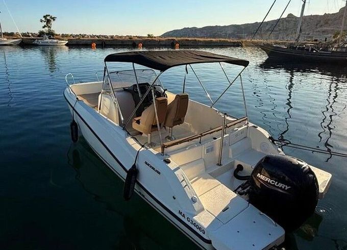 Motorboat Quicksilver Activ 675 Open