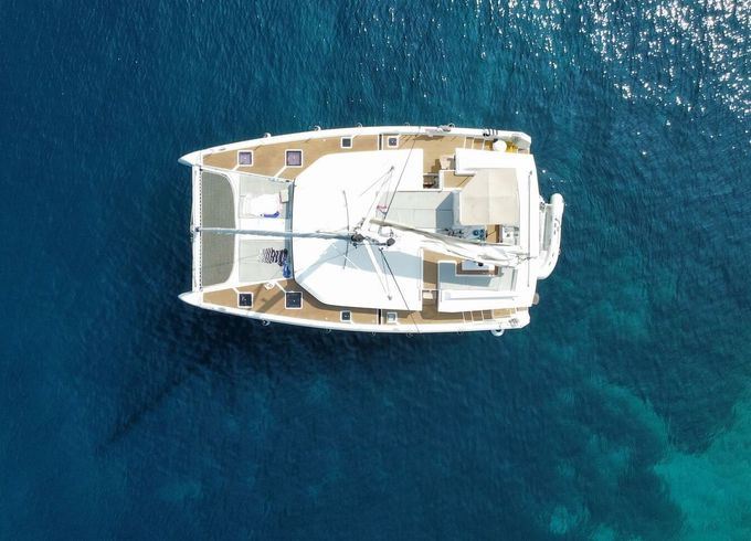 Catamaran DUFOUR 48 14.7m