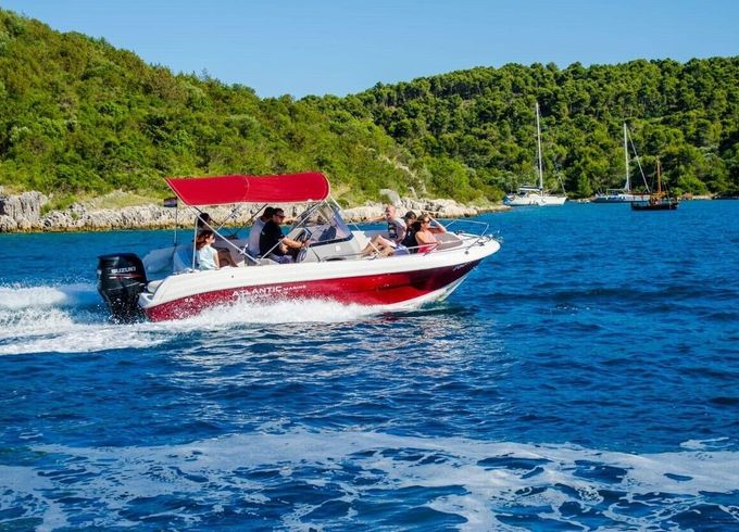 Motorboat Atlantic Marine Open 670 150hp