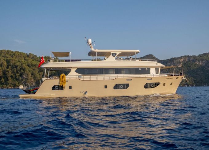 Motor yacht Lycian Dream 2024 550hp
