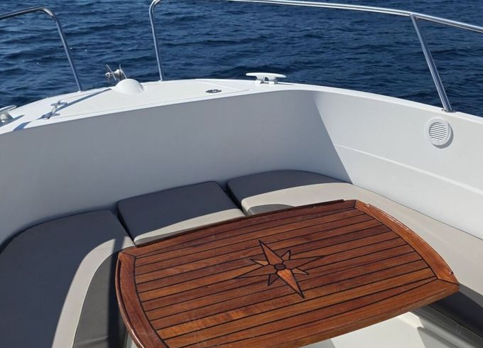 Motorboat Jeanneau Cap Camarat 7.5 300hp