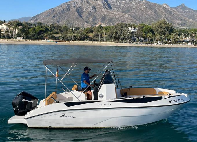 Motorboat NIREUS 620 150hp
