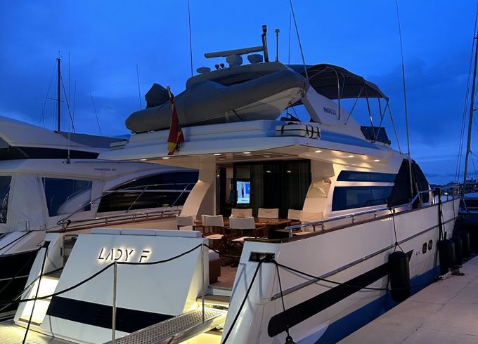 Motor yacht Antago 21 2400hp