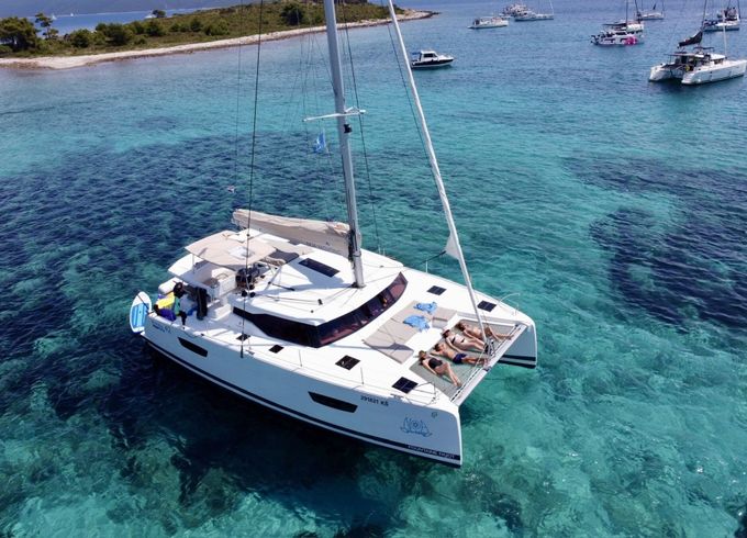 Catamaran Fountaine Pajot Fountaine Pajot Astrea 42 - 4 + 2 cab. 12m