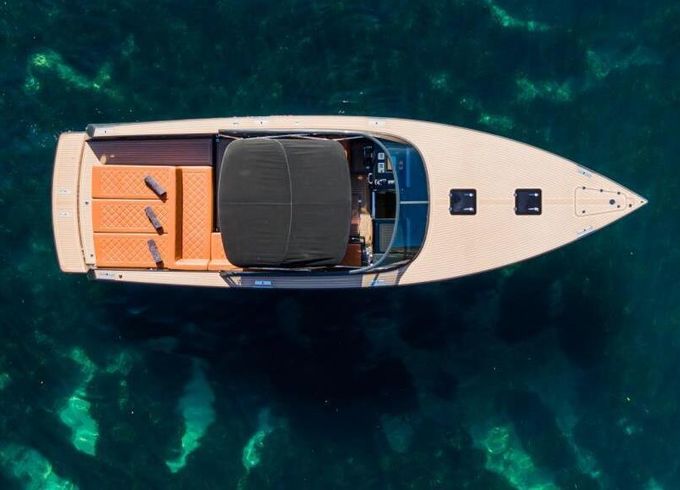 Motor yacht Van Dutch 40