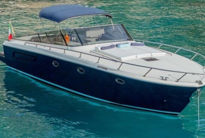Motor yacht Itama 40