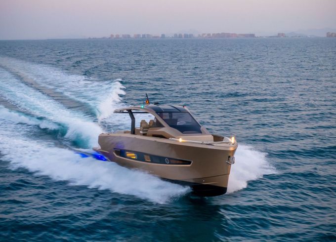 Motorboat Tesoro T50 1600hp