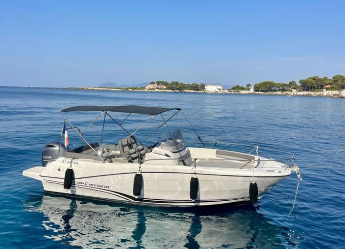 Motorboat JEANNEAU Cap Camarat 6.5 Cc serie 3 200cv 200hp