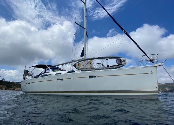 Sailboat Beneteau Oceanis 393 Clipper 12m