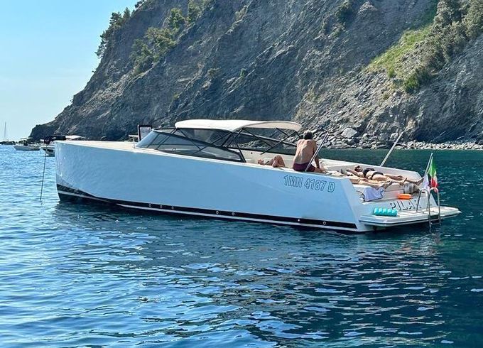 Motorboat Vandutch Marine 40 740hp