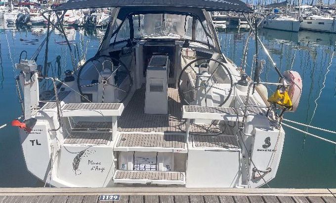 Sailboat 4 OCEANIS 35.1 - PA (3D/0C/0P) 9m