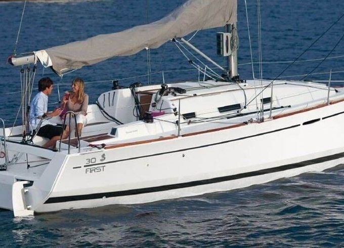 Sailboat Bénéteau First 30 9.81m