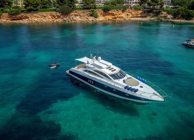 Motor yacht Sunseeker 72 Predator 3200hp