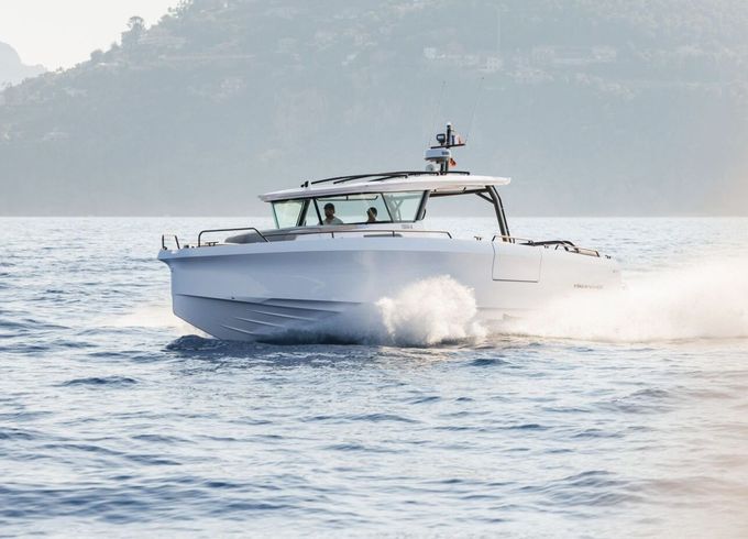 Motorboat Axopar 45 Cross Top 900hp