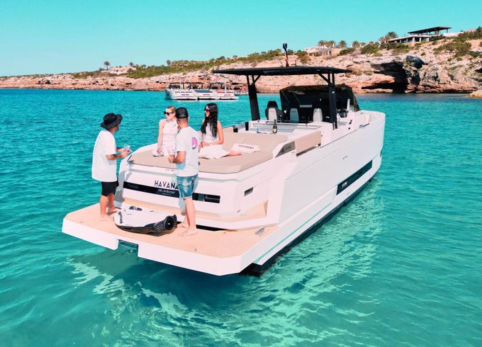 Motorboat DE ANTONIO YACHTS D36 900hp