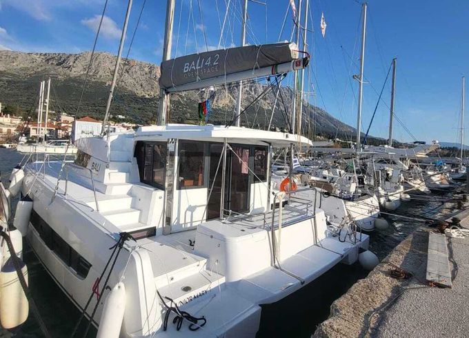 Catamaran Catana Group Bali 4.2 - 4 + 2 cab. 12m