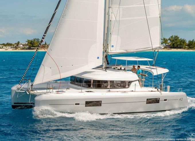 Catamaran Lagoon-Bénéteau Lagoon 42 - 3 + 1 cab. 12m