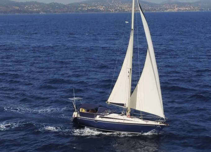 Sailboat Beneteau First 35 10.7m