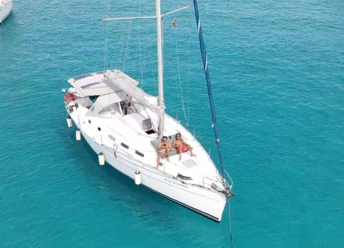 Sailboat Beneteau Cyclades 43.3 13.26m