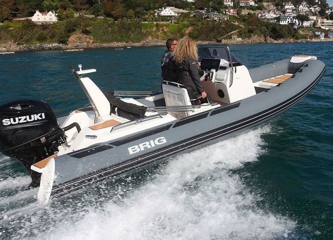 Motorboat BRIG EAGLE 8