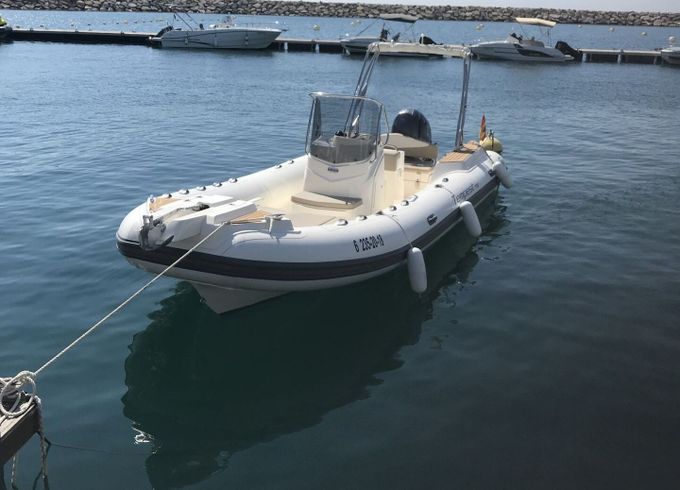 RIB CAPELLI Tempest 700 200hp
