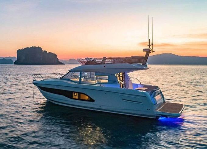 Motorboat Jeanneau Prestige 420 Fly 850hp
