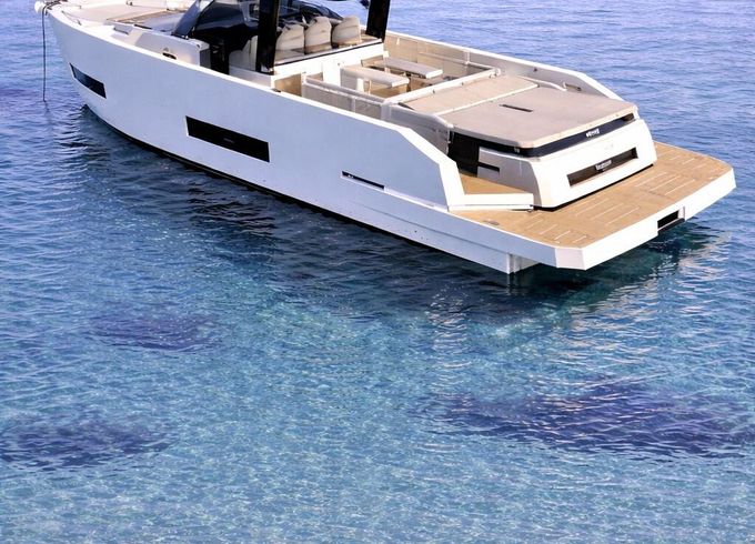 Motor yacht De Antonio D42 1050hp