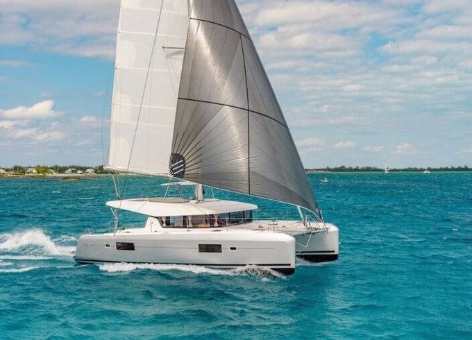 Catamaran Lagoon Catamarans Lagoon 42 with watermaker 12.8m