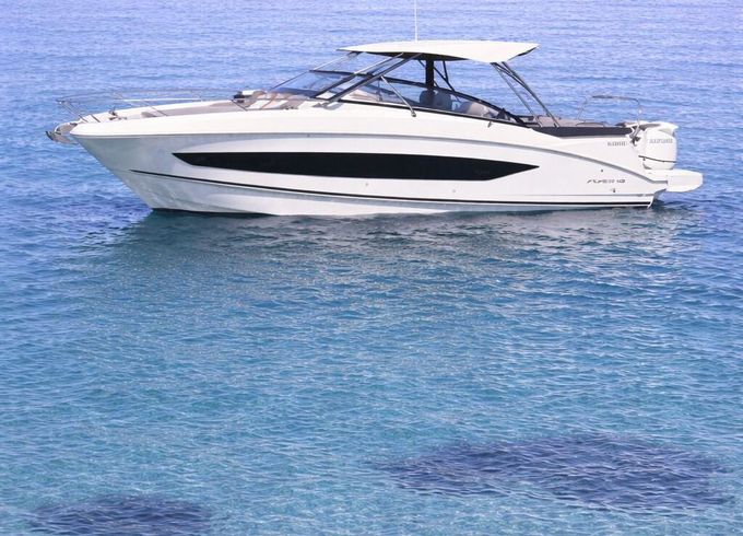 Motor yacht Beneteau Flyer 10 700hp