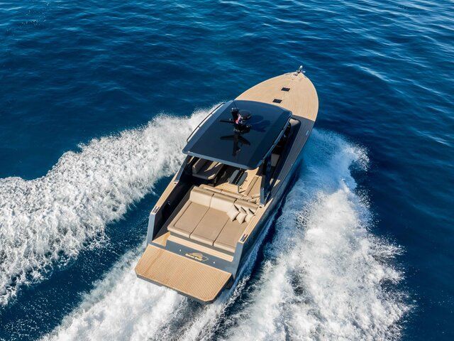 Sparus Boats - Luxury Motor Yacht Colnago 45