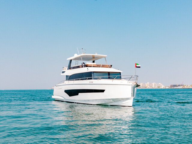 Sky Walker Yachts – C-62