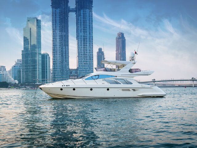 Everest Yacht Charter – 50'