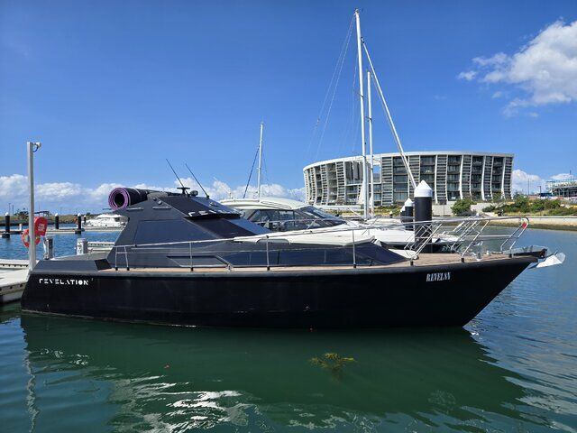 Revelation Rentals – 12 Person Cruiser