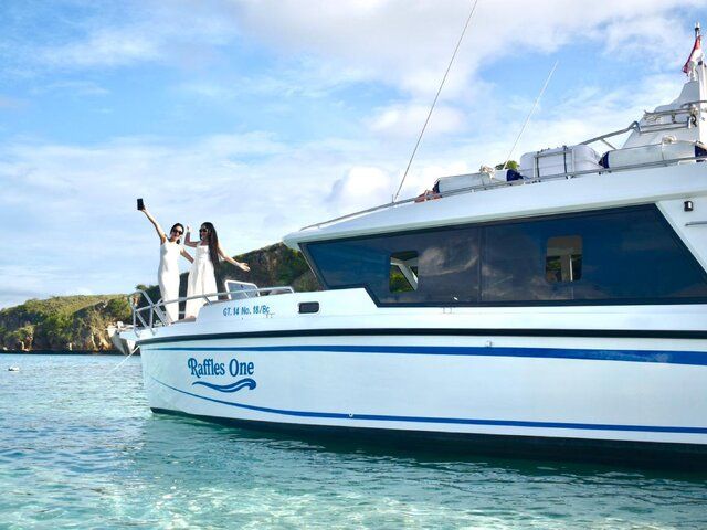 Raffles One Private Luxury Boat - Komodo trip