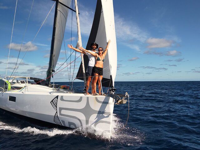 La vie en bleu sailing on a Pogo