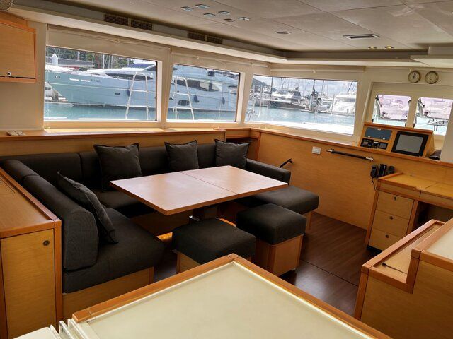 56ft Luxury Sailing Catamaran - OOSEVEN