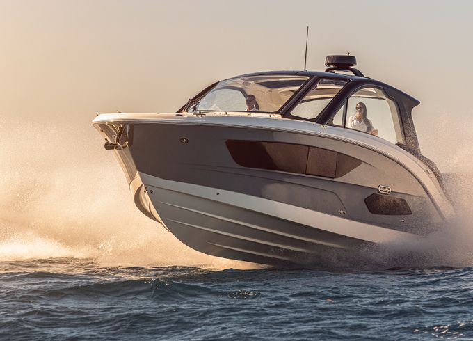 Sea Ray Sundancer 370 Outboard