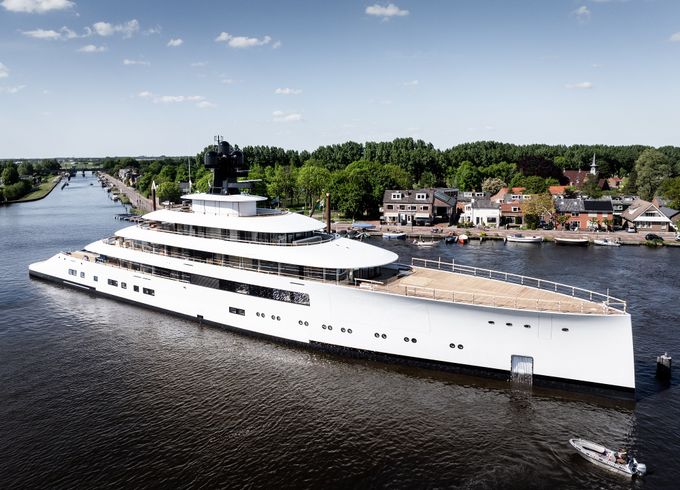 Feadship Project 824