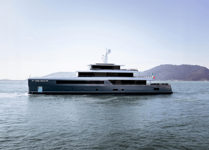 Perini Navi 58-meter AMANTE motor yacht