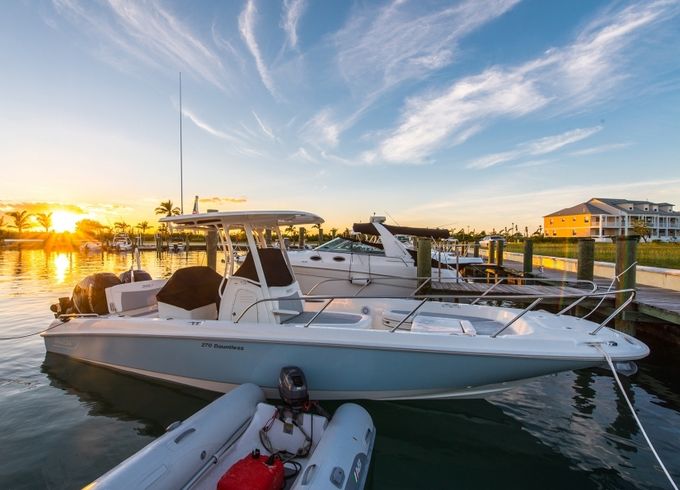 BOSTON WHALER