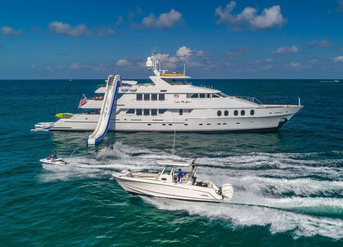 I LOVE THIS BOAT